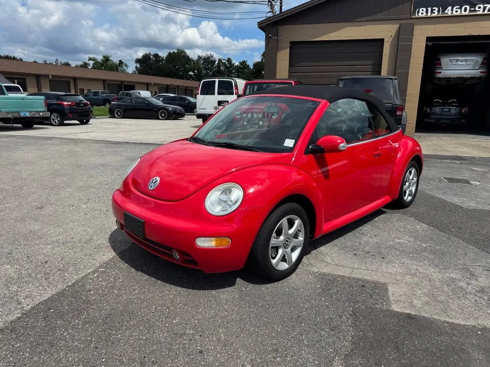 2004 Volkswagen New Beetle - Image 2 of 10