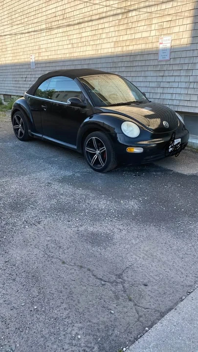 2004 Volkswagen New Beetle - Image 2 of 9
