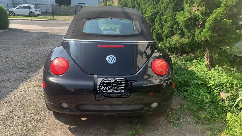 2004 Volkswagen New Beetle - Image 6 of 9