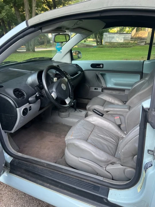 2004 Volkswagen New Beetle - Image 10 of 14
