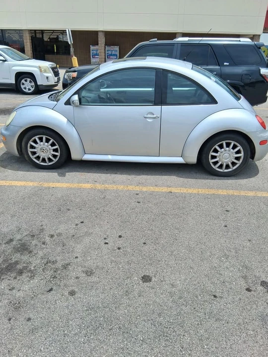 2004 Volkswagen New Beetle - Image 2 of 16