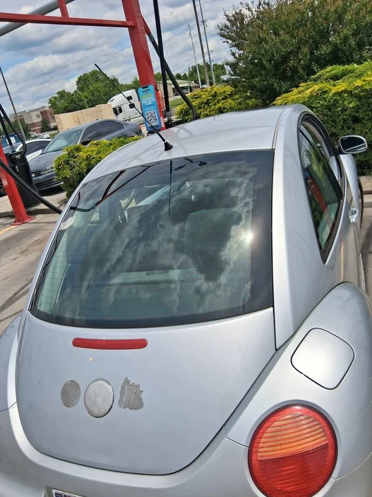 2004 Volkswagen New Beetle - Image 3 of 16