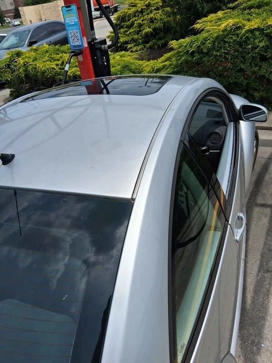 2004 Volkswagen New Beetle - Image 15 of 16
