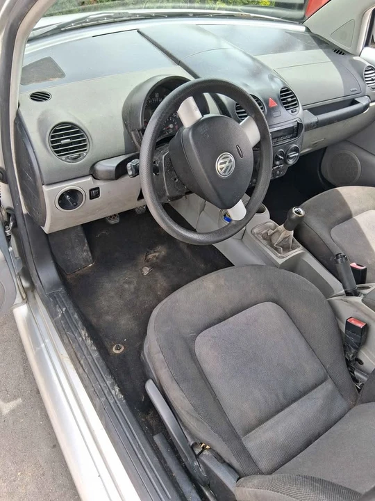 2004 Volkswagen New Beetle - Image 4 of 16