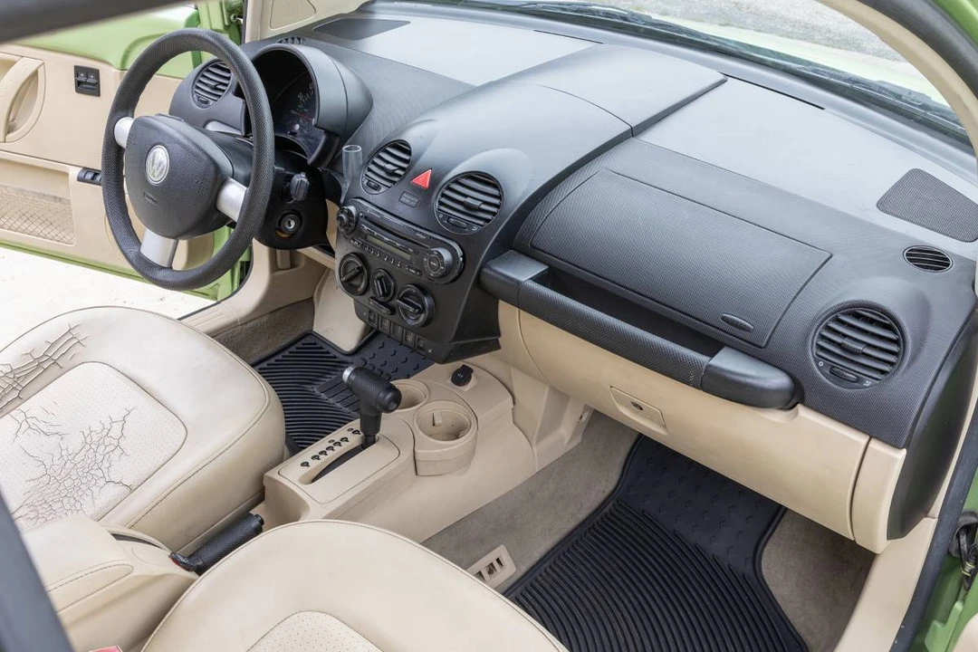 2004 Volkswagen New Beetle - Image 7 of 13
