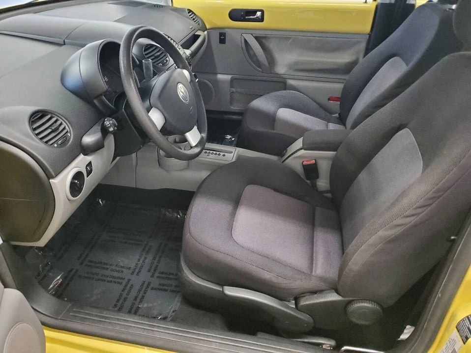2004 Volkswagen New Beetle - Image 9 of 19