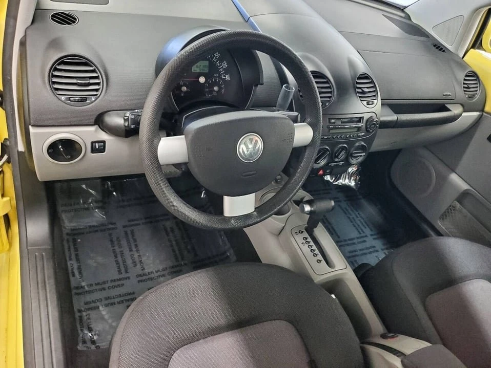 2004 Volkswagen New Beetle - Image 8 of 19