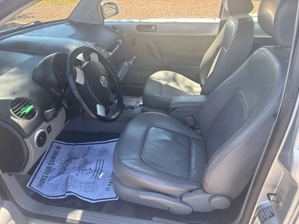 2004 Volkswagen New Beetle - Image 6 of 10