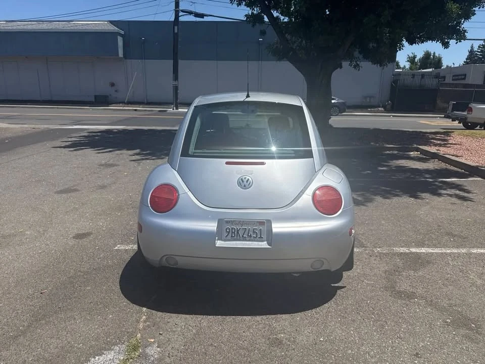 2004 Volkswagen New Beetle - Image 3 of 10