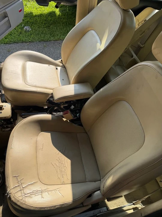 2004 Volkswagen New Beetle - Image 6 of 9