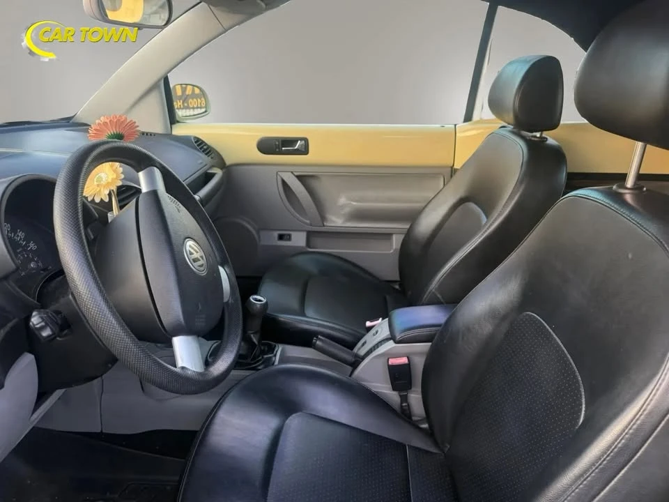 2004 Volkswagen New Beetle - Image 15 of 19