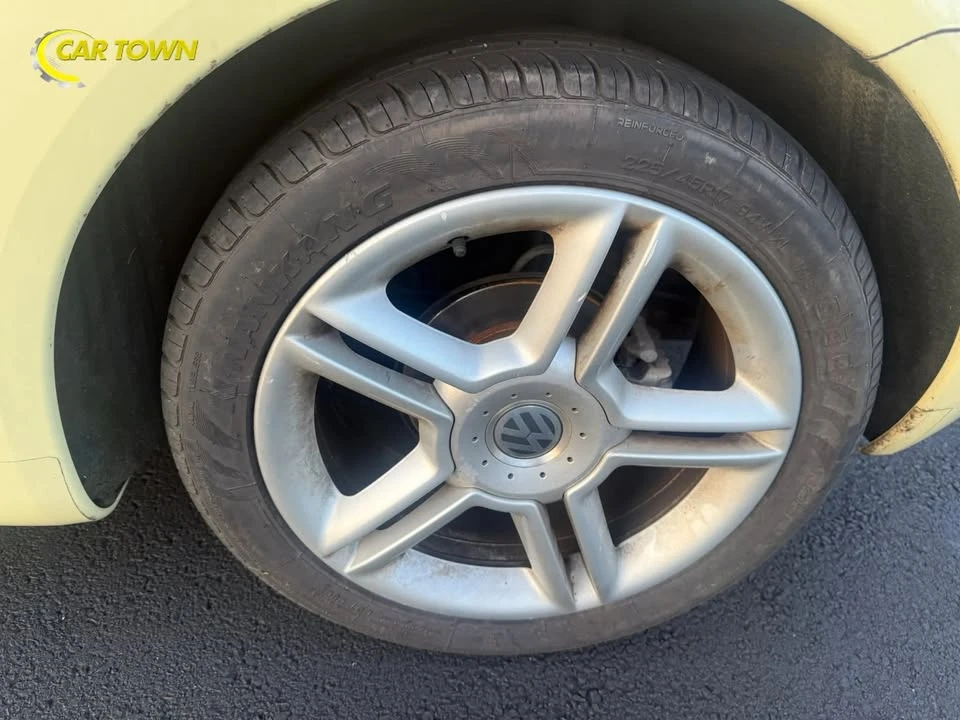 2004 Volkswagen New Beetle - Image 17 of 19