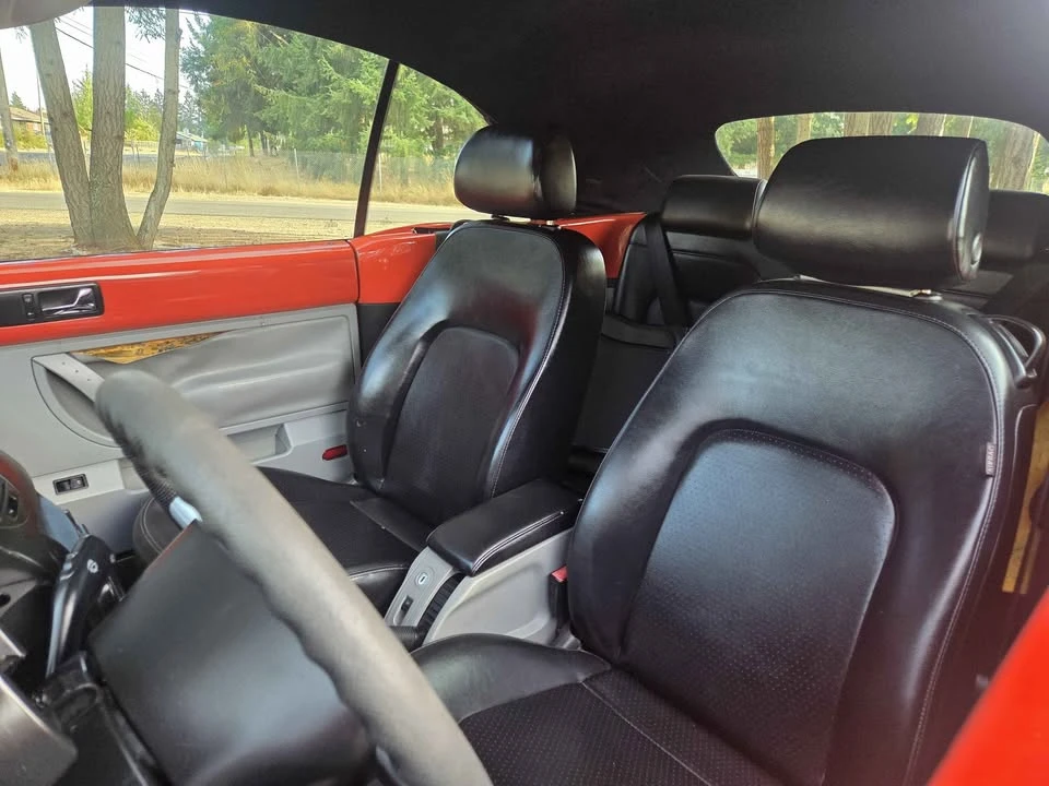 2004 Volkswagen New Beetle - Image 8 of 11
