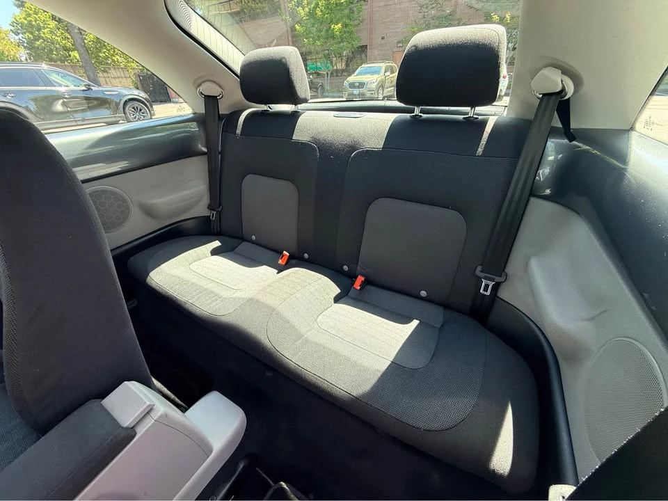 2004 Volkswagen New Beetle - Image 10 of 13