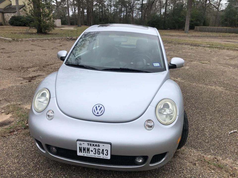 2004 Volkswagen New Beetle - Image 2 of 6