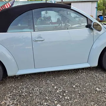 2004 Volkswagen New Beetle Turbo S Hatchback 2D