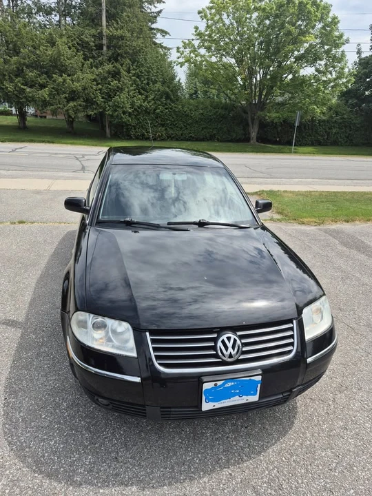 2004 Volkswagen Passat - Image 2 of 12