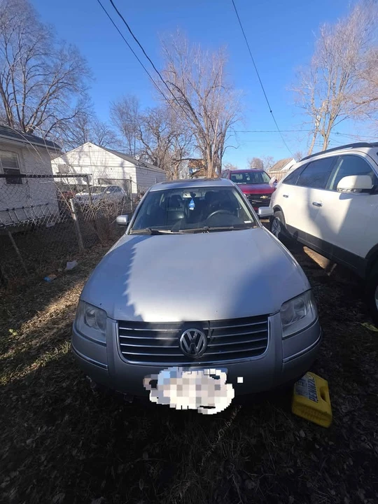 2004 Volkswagen Passat - Image 2 of 2