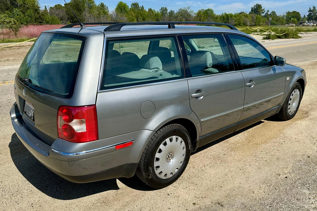 2004 Volkswagen Passat - Image 4 of 31