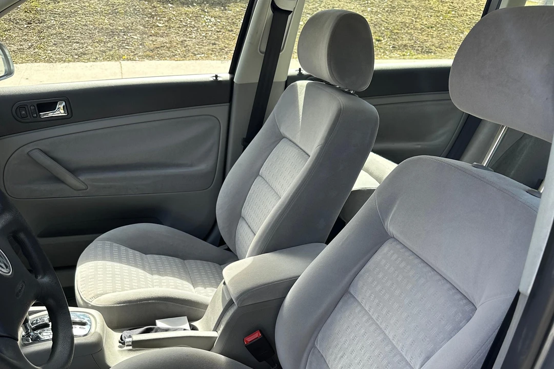 2004 Volkswagen Passat - Image 27 of 31