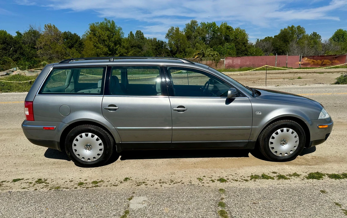 2004 Volkswagen Passat - Image 15 of 31