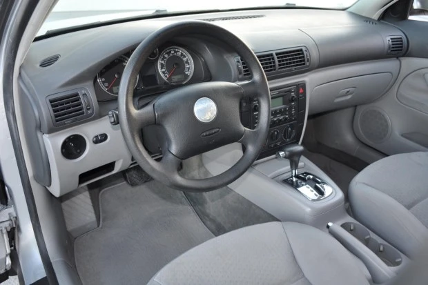 2004 Volkswagen Passat - Image 5 of 7