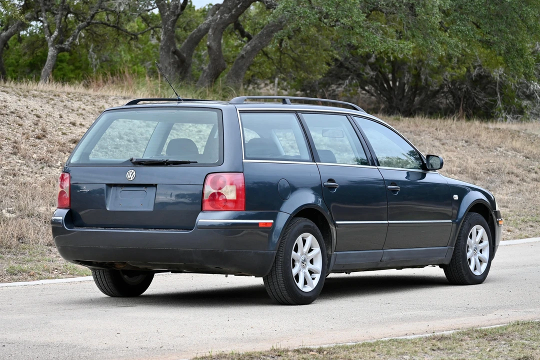 2004 Volkswagen Passat - Image 12 of 21