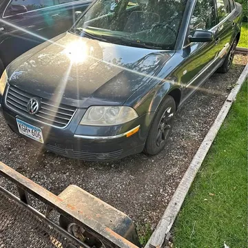 2004 Volkswagen Passat GLS Sedan 4D