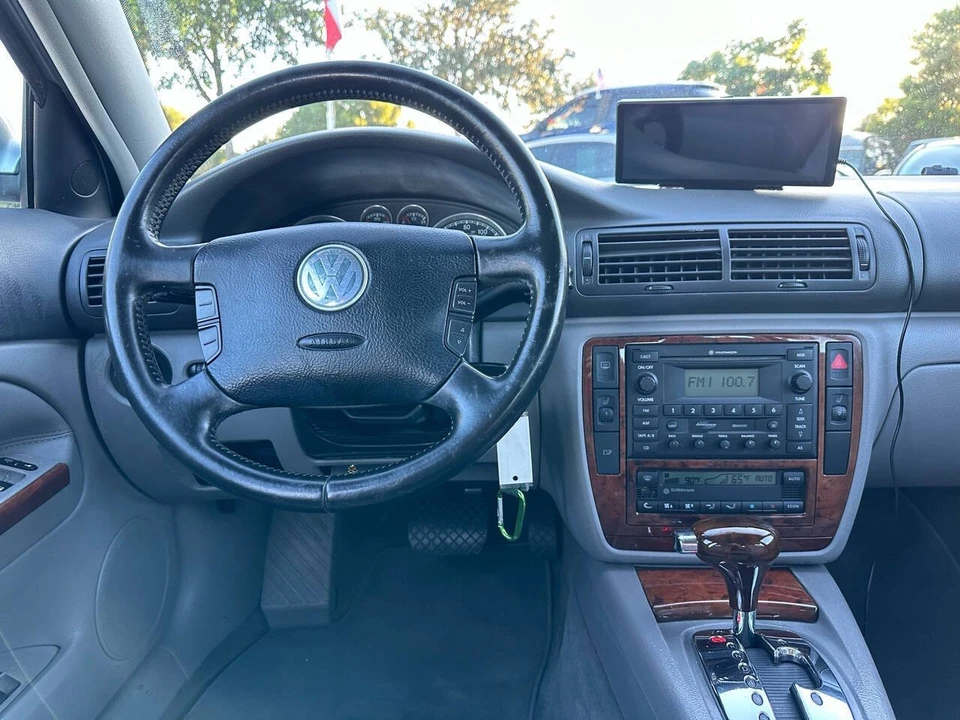 2004 Volkswagen Passat - Image 18 of 21