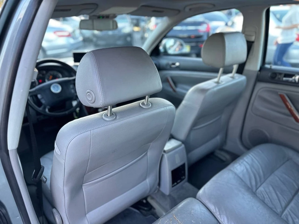 2004 Volkswagen Passat - Image 15 of 21