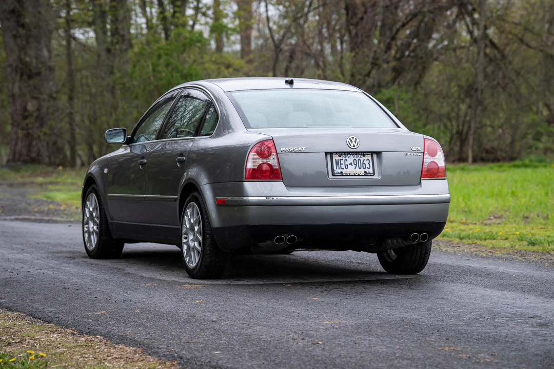 2004 Volkswagen Passat - Image 11 of 31