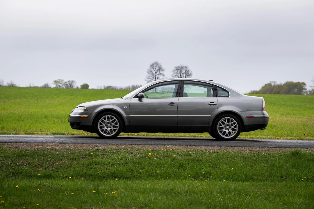 2004 Volkswagen Passat - Image 10 of 31