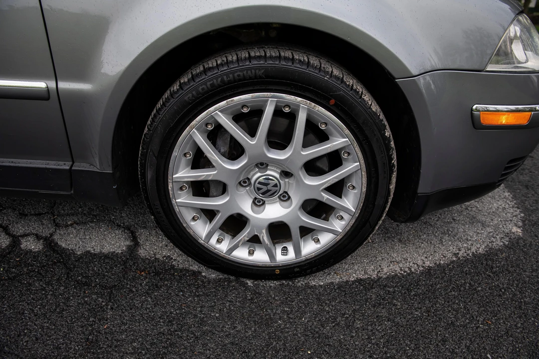2004 Volkswagen Passat - Image 28 of 31