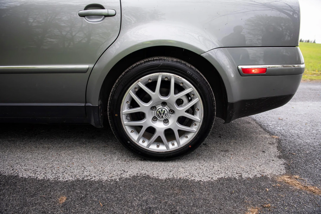 2004 Volkswagen Passat - Image 29 of 31