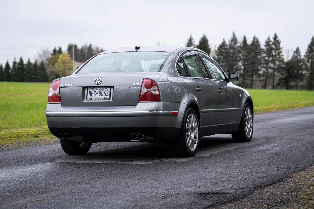 2004 Volkswagen Passat - Image 12 of 31