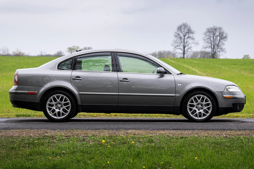 2004 Volkswagen Passat - Image 3 of 31