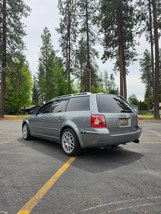 2004 Volkswagen Passat - Image 9 of 31