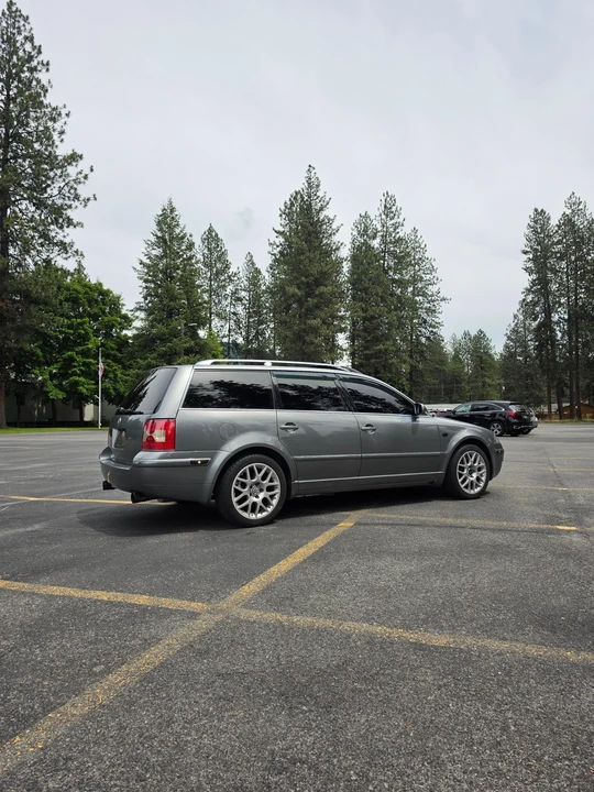 2004 Volkswagen Passat - Image 12 of 31