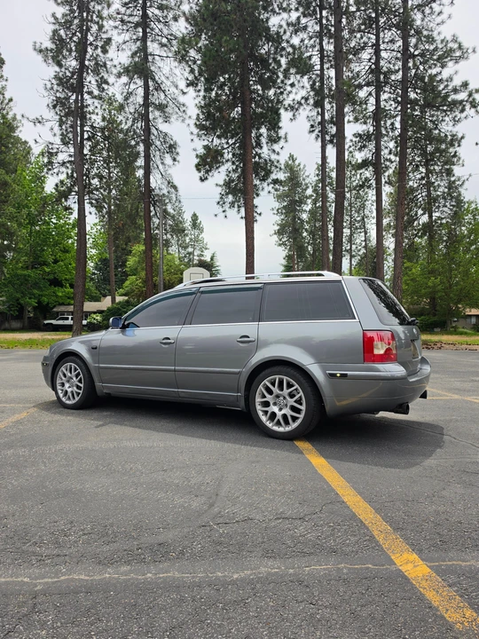 2004 Volkswagen Passat - Image 8 of 31
