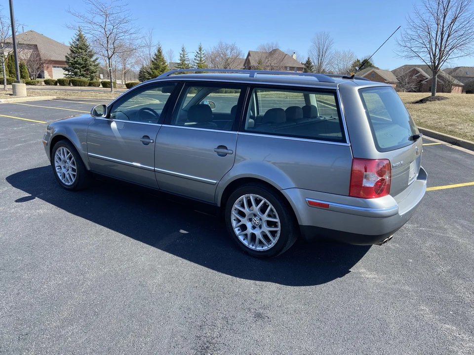2004 Volkswagen Passat - Image 9 of 31