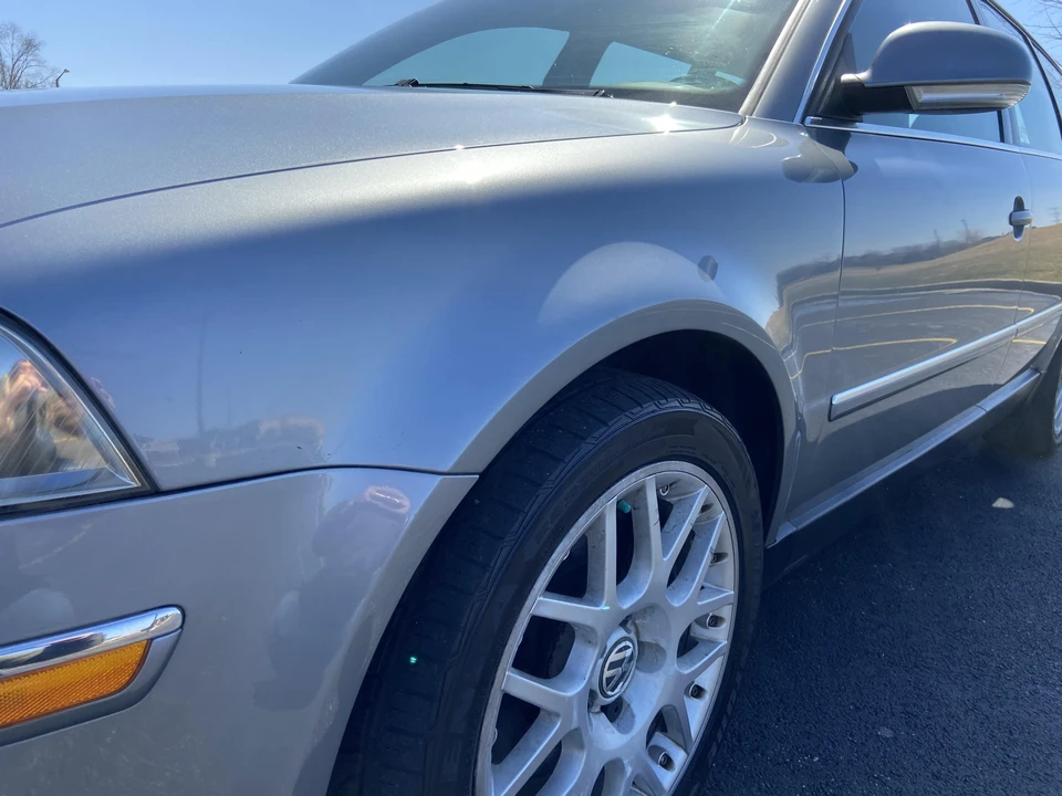 2004 Volkswagen Passat - Image 21 of 31