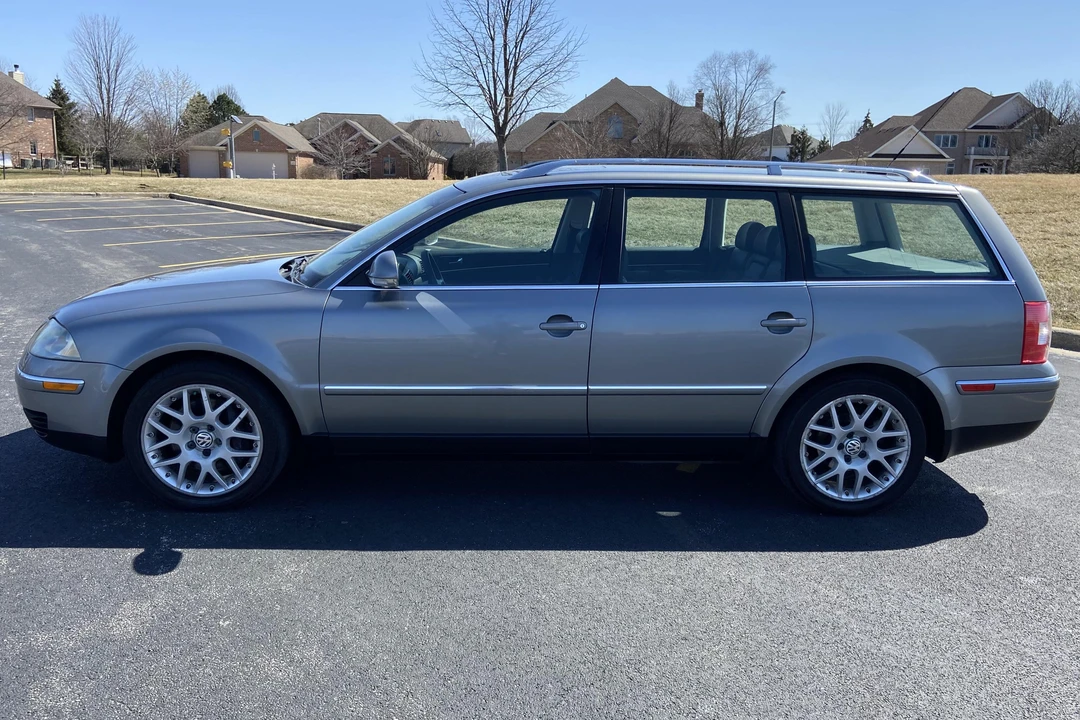 2004 Volkswagen Passat - Image 3 of 31