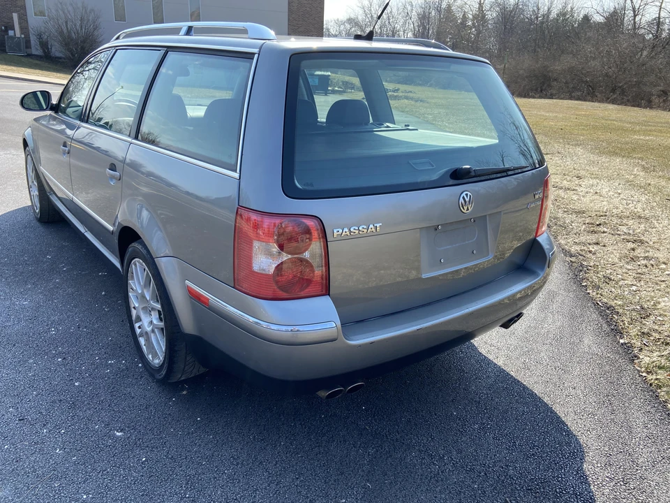 2004 Volkswagen Passat - Image 10 of 31