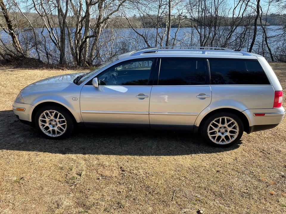 2004 Volkswagen Passat - Image 9 of 31