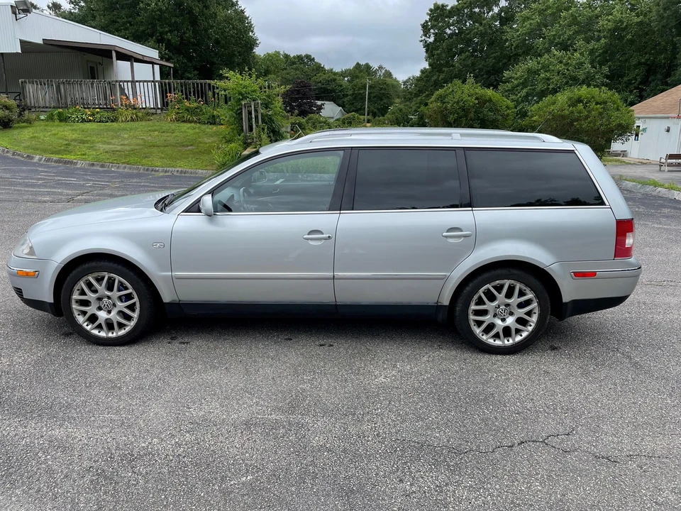 2004 Volkswagen Passat - Image 8 of 31