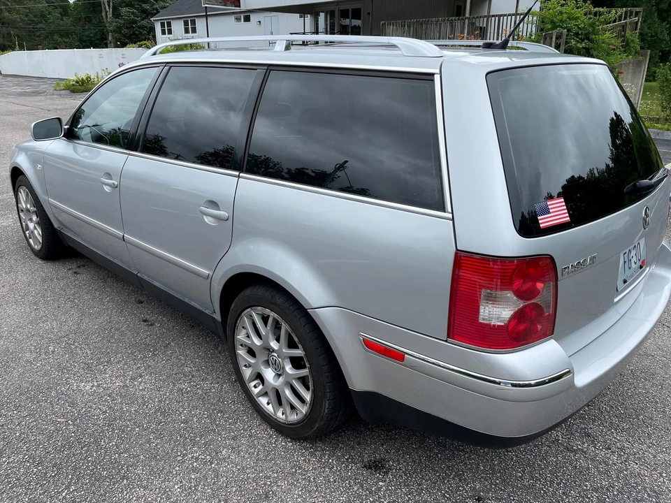 2004 Volkswagen Passat - Image 10 of 31