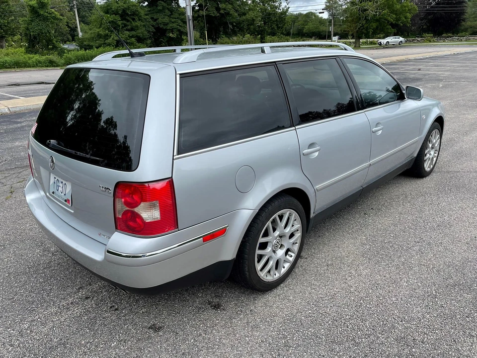2004 Volkswagen Passat - Image 12 of 31