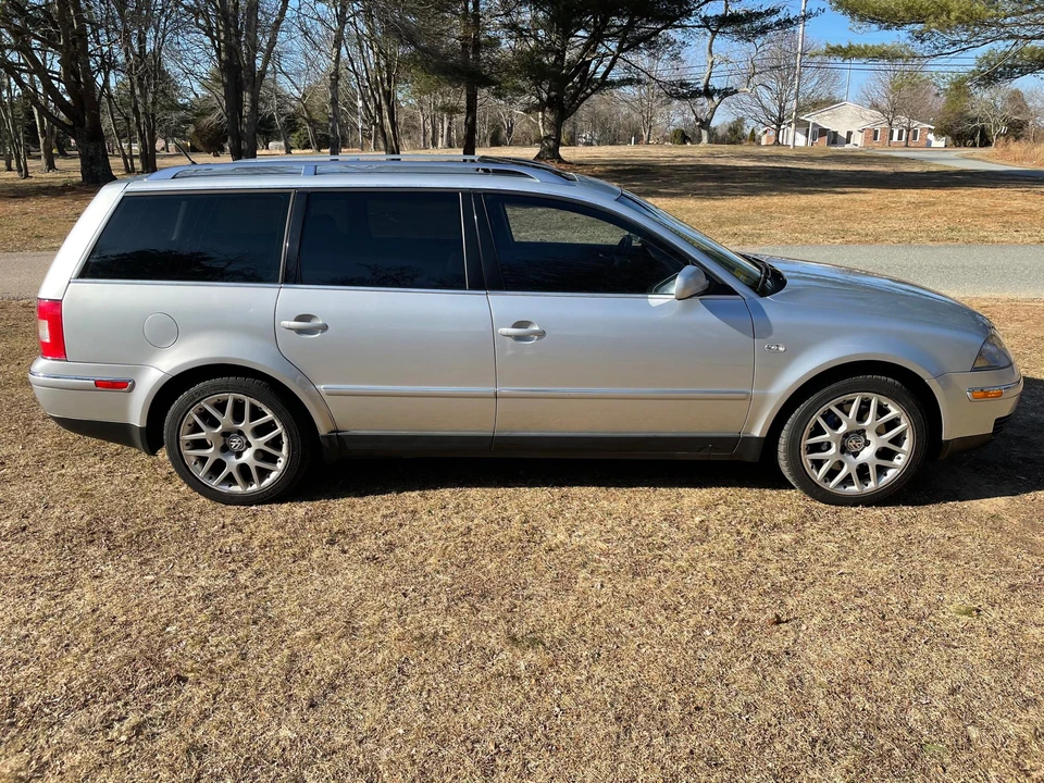 2004 Volkswagen Passat - Image 14 of 31