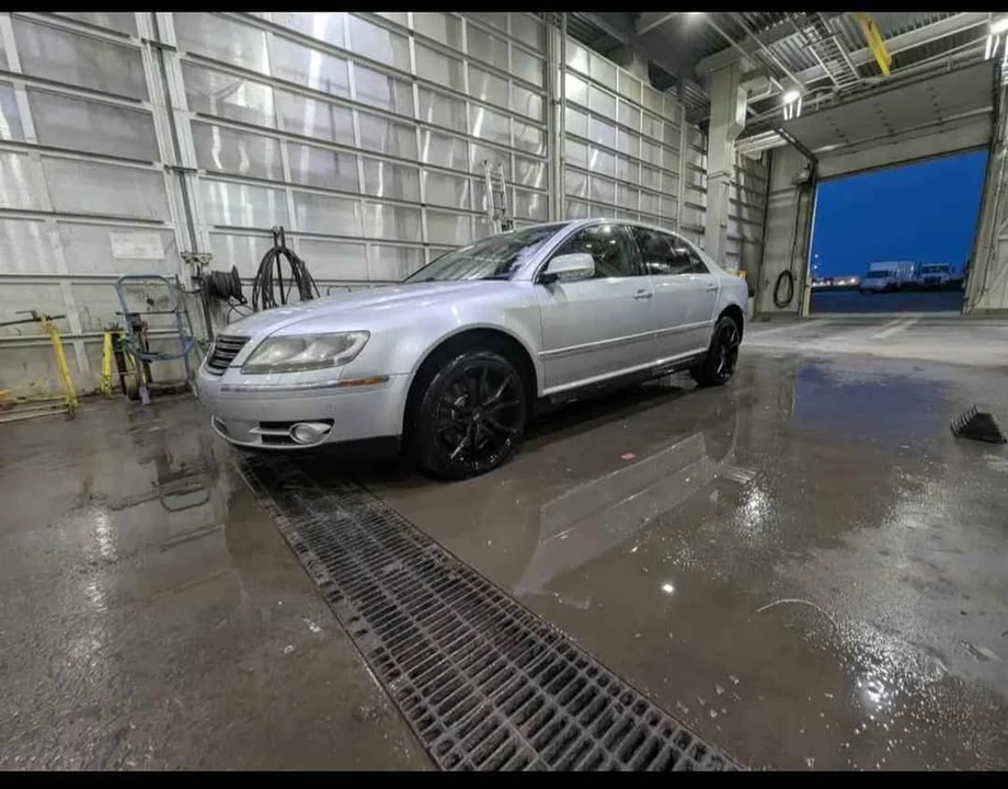 2004 Volkswagen Phaeton - Image 7 of 10