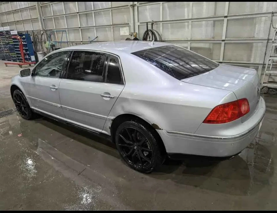 2004 Volkswagen Phaeton - Image 10 of 10